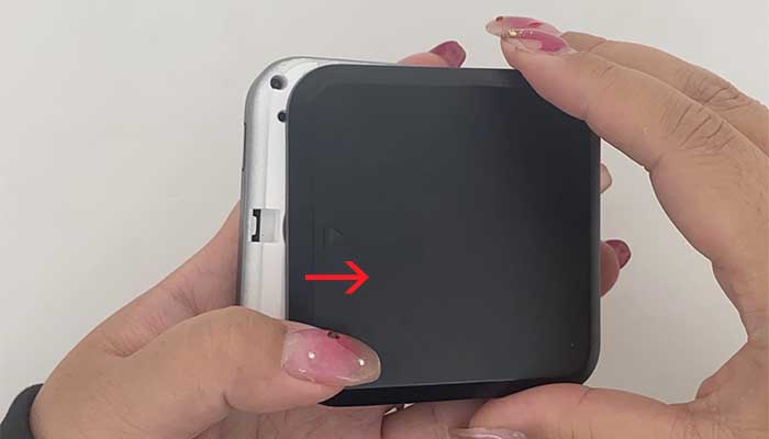 【FS030W】裏面の蓋を外す