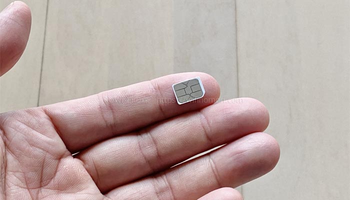 LINEMOのSIMカード(nanoサイズ)