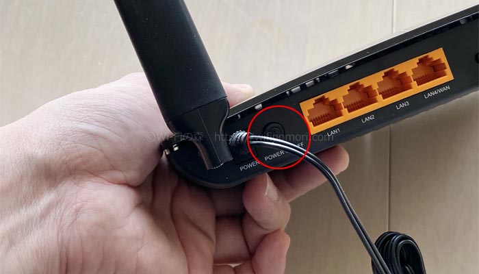 MR600 電源ボタン