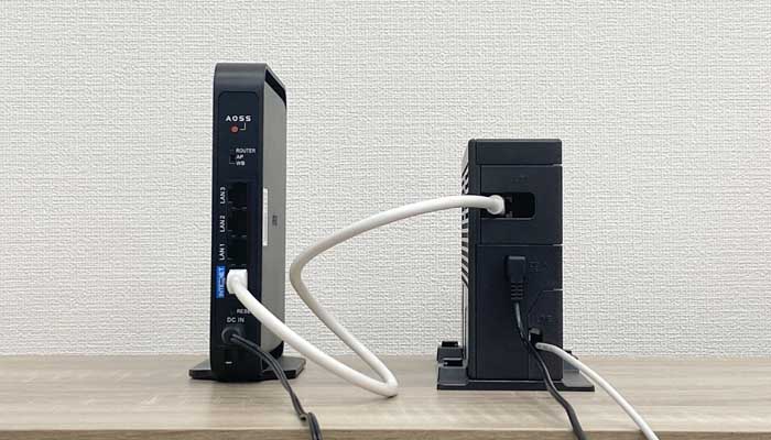ONUと無線ルーターを接続している