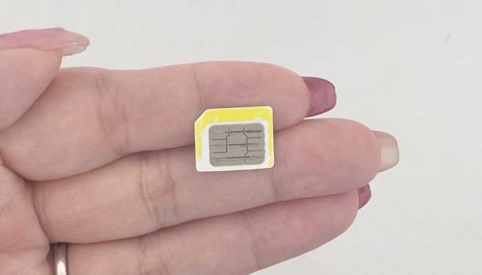 povoのmicroSIMカード