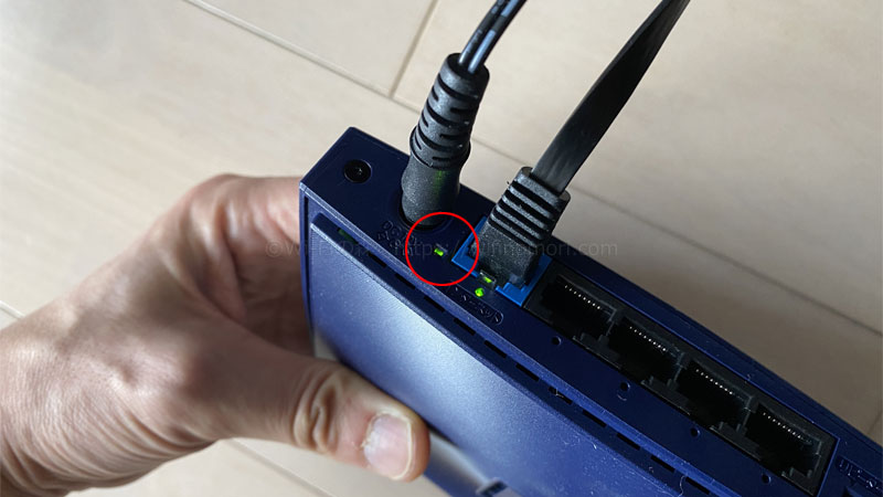 電源ランプが点滅したらクリップを離します。