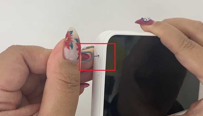 【SCR01】SIMカード挿入する