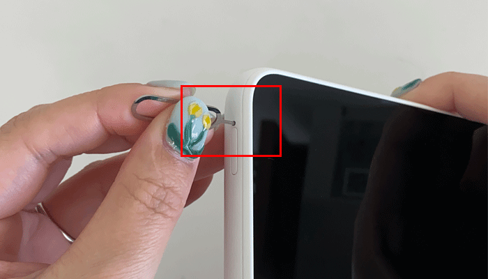 【SCR01】SIMカード挿入する