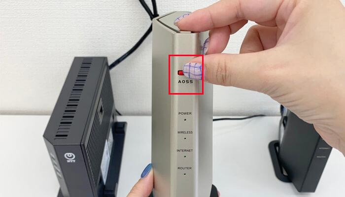 【メッシュWi-Fiの設定手順】WSR-5400AX6のAOSSボタンを押す
