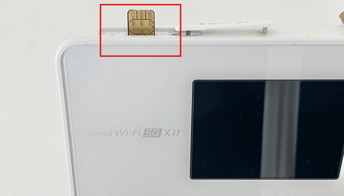 【X11】SIMカード挿入、手順2、SIMカード挿入